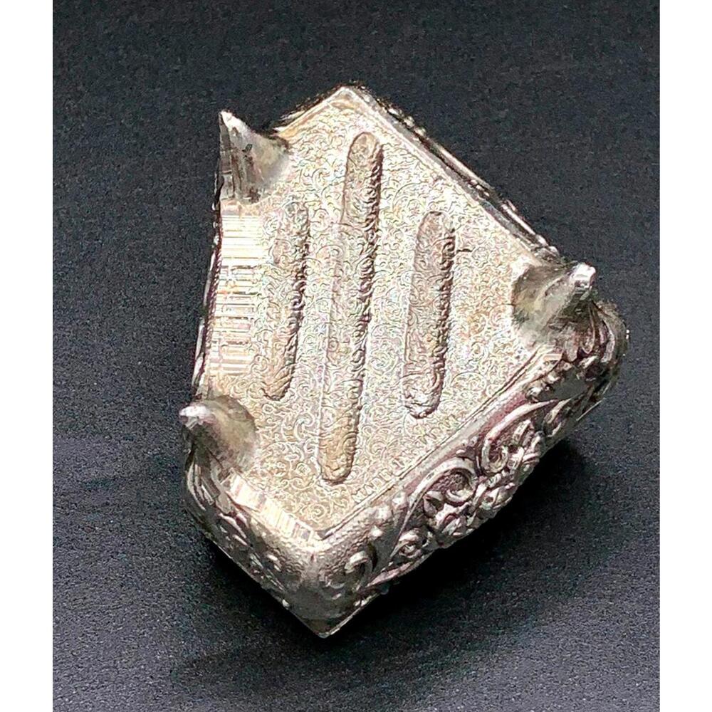 Antique-Style Silver Tone Ornate Trinket Box with Cameo Lid Decorative Keepsake - Picture 3 of 5